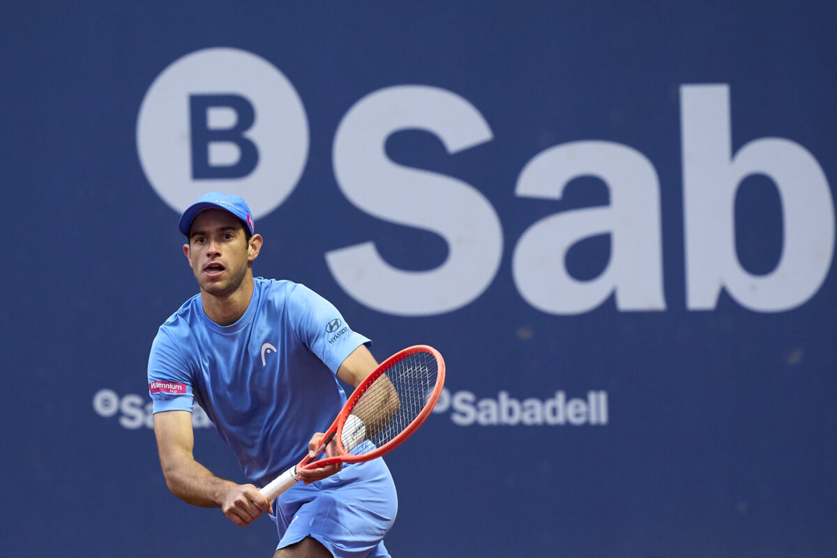 Borges fecha com ás por baixo e segue para os quartos em Barcelona